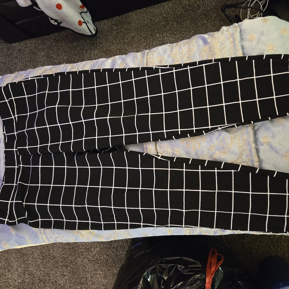 Black and White Grid Pattern Pants
